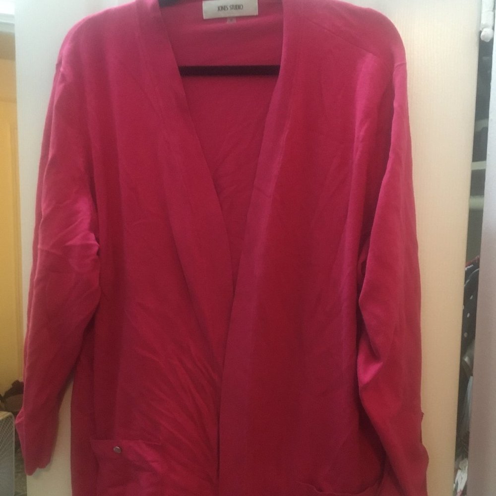 Bright pink cardigan 3/4 sleeves